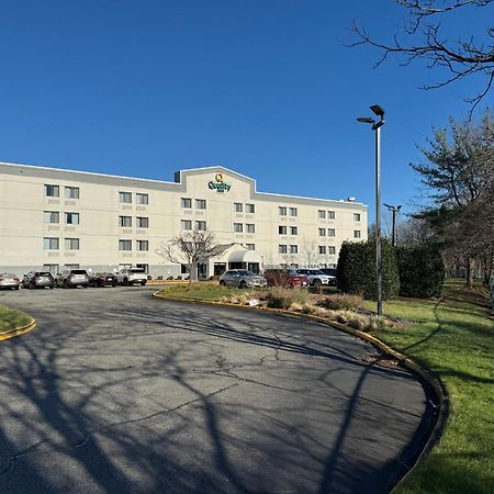Quality Inn Spring Valley - Nanuet Kültér fotó