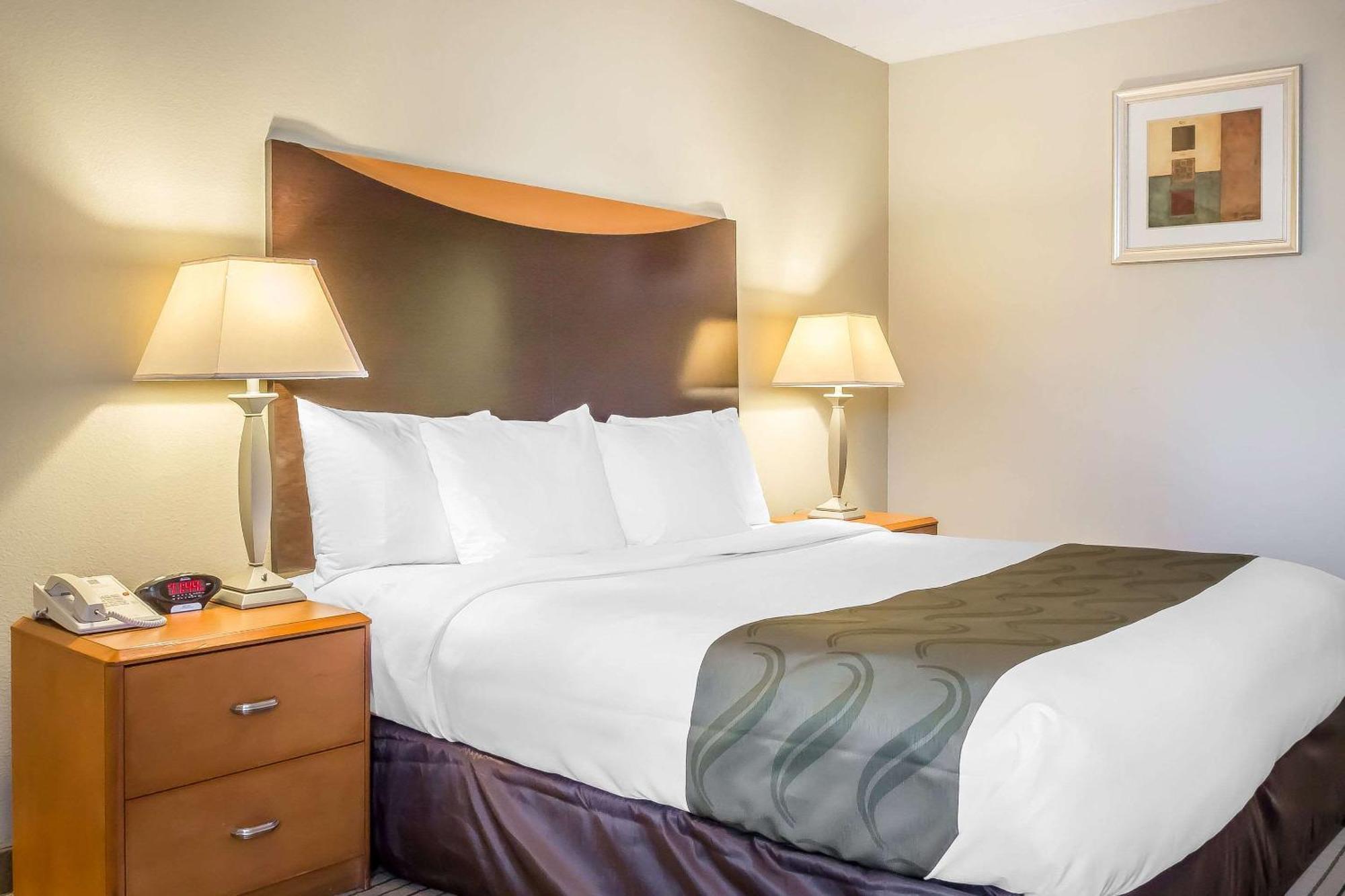 Quality Inn Spring Valley - Nanuet Kültér fotó