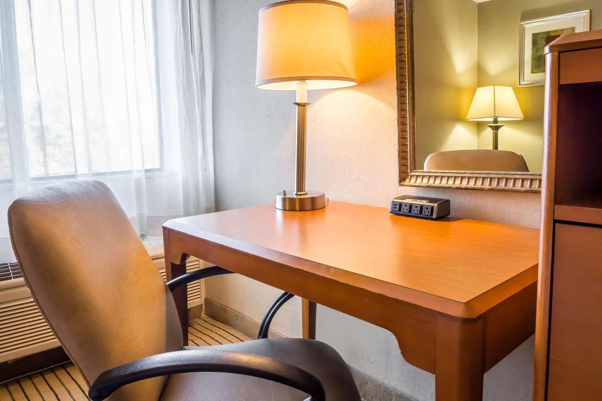 Quality Inn Spring Valley - Nanuet Kültér fotó